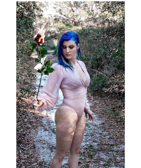 Leva Bates star sex pics