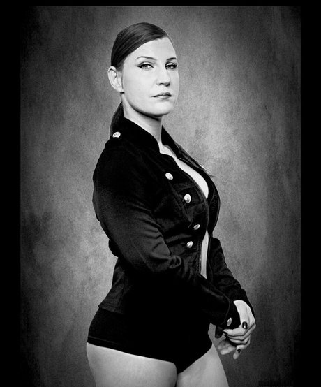 Leva Bates étoile xxx photo