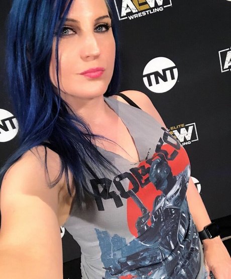 Leva Bates star hot pictures
