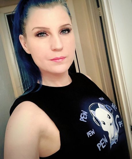 Leva Bates Image de profil