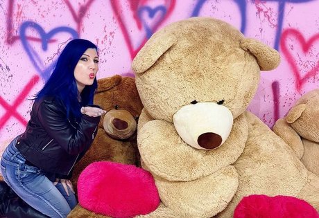 Leva Bates star xxx pics