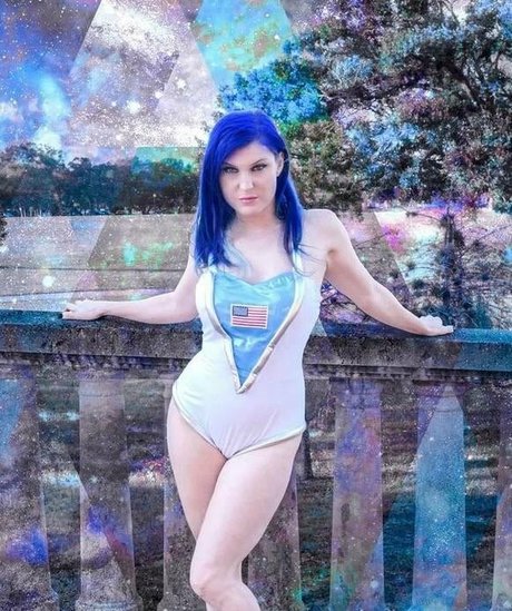 Leva Bates desnudos de estrellas archivo