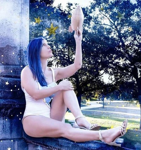 Leva Bates adult model image