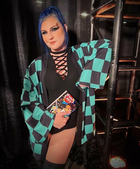 Leva Bates model sexy pictures