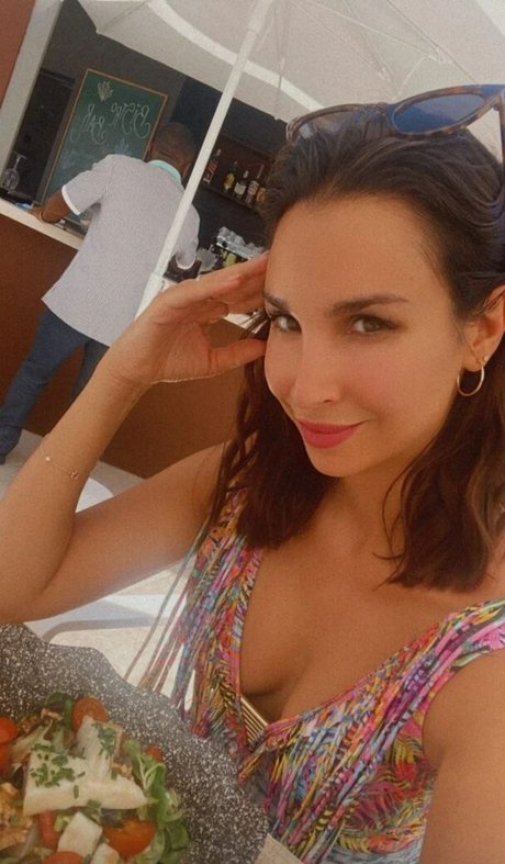 Sila Sahin actriz de desnudos fotos