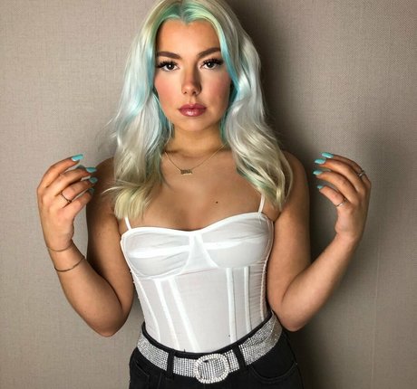 Beccajune star gallery