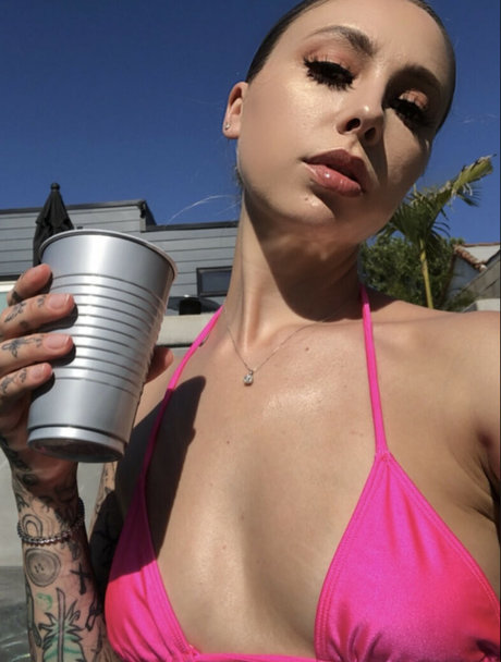 Lil Debbie actriz desnuda galería