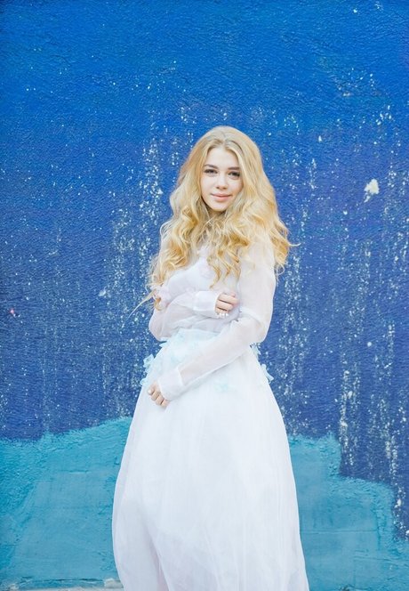 Anastasiya Ukolova modelo atractivo galería