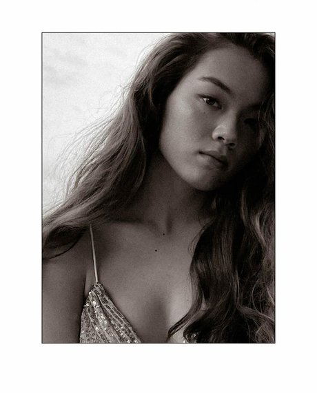 Alexa Loo model best img