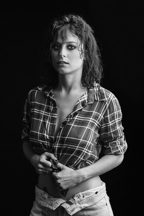 Yael Gayaa modèle nu collection