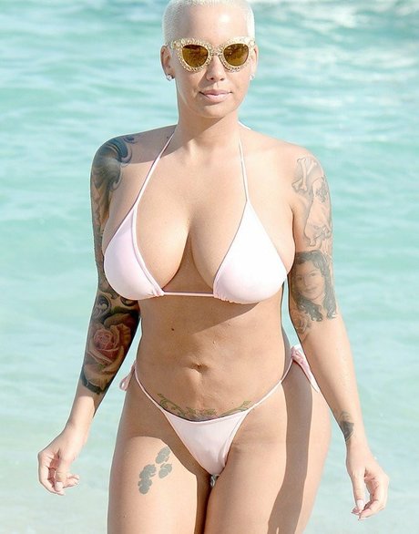 Amber Levonchuck nudes actress pictures
