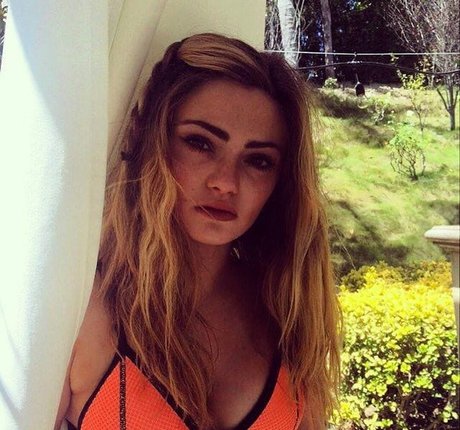 Alexis Raich sexo modelo galerías