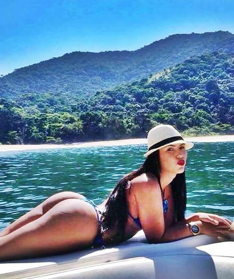 Isabella Pinheiro art modèle image