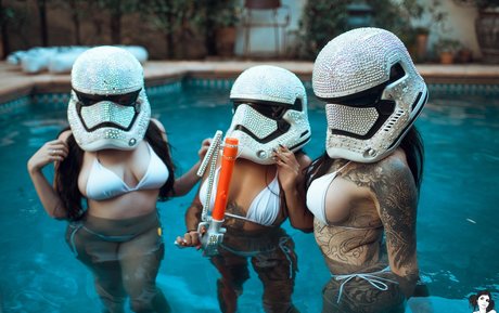 Bae Suicide sexo estrella porno archivo