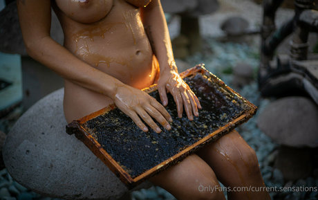 Currentsensation model pornographic images