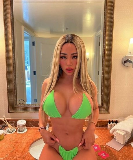 Trophyslut buena estrella porno imagen