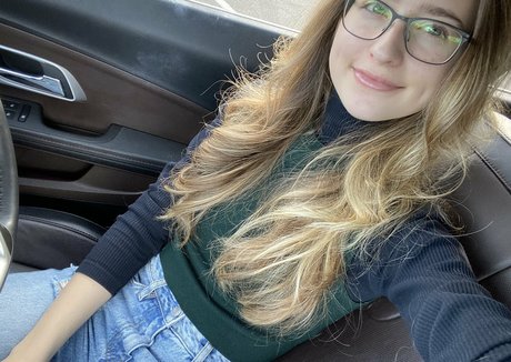 RyyFyy modèle hd des photos