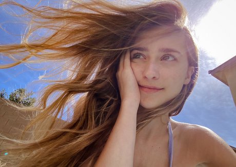 RyyFyy actrice sexy images