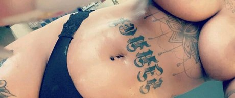 Alyssadoesntboost modelo erótico fotos