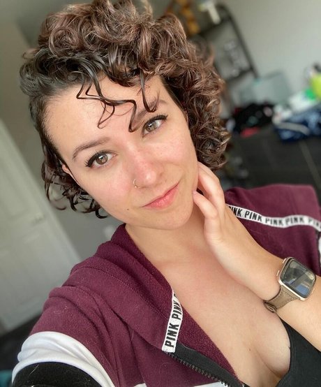 LadyDevann pornstar nude pic