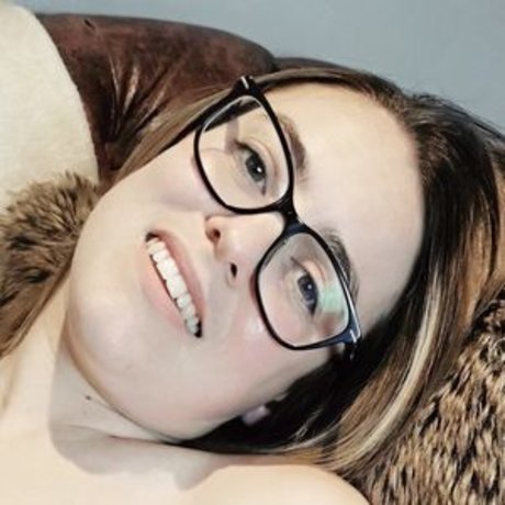 Innocent Hotwife star du porno en haute qualité img