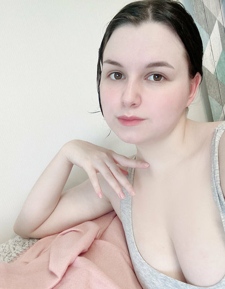 MintyMiyako modèle sympa photo