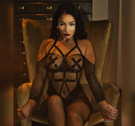 Reign Chaos actrice pornographique collection