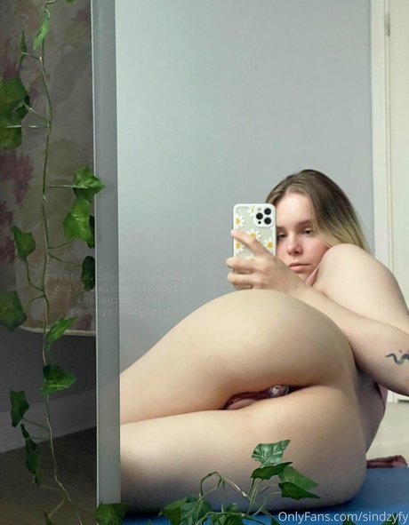 peachysindy actriz fotos