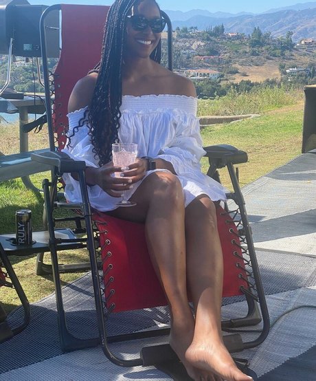 Dr Ebonie Vincent xxx model picture