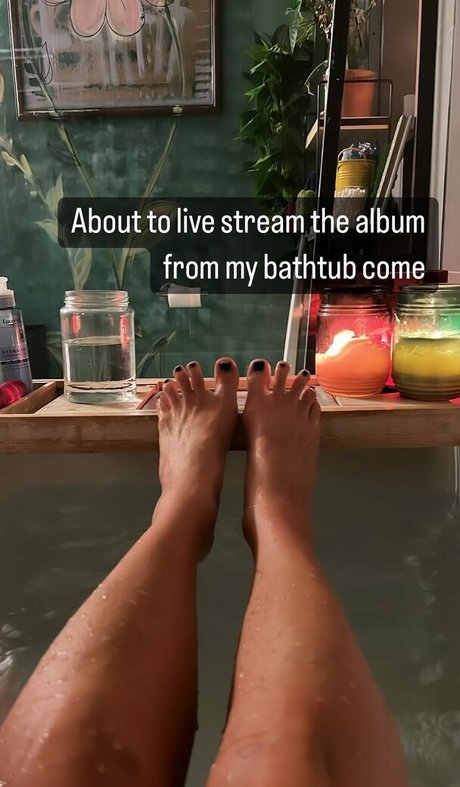 Gabbie Hanna modèle gratuit des photos