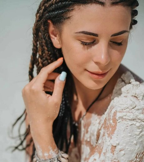 Alice Kelly star du porno en haute qualité galeries