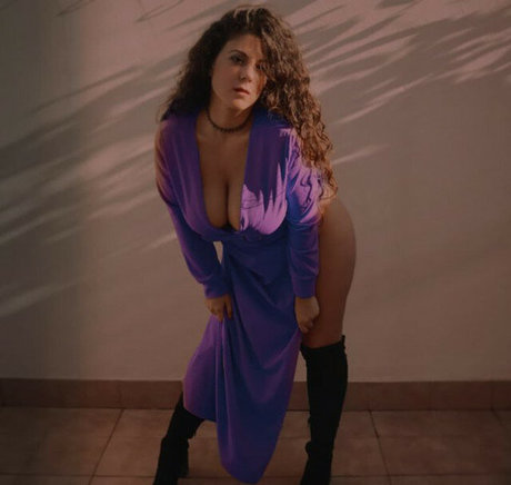 Davinia Fructuoso sexy model images