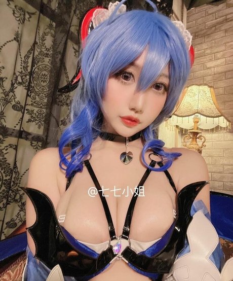 Miss Seven bonita estrella fotos