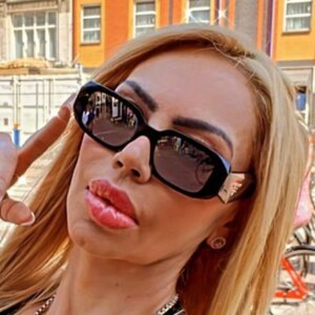 Alexa Mena beautiful model pictures