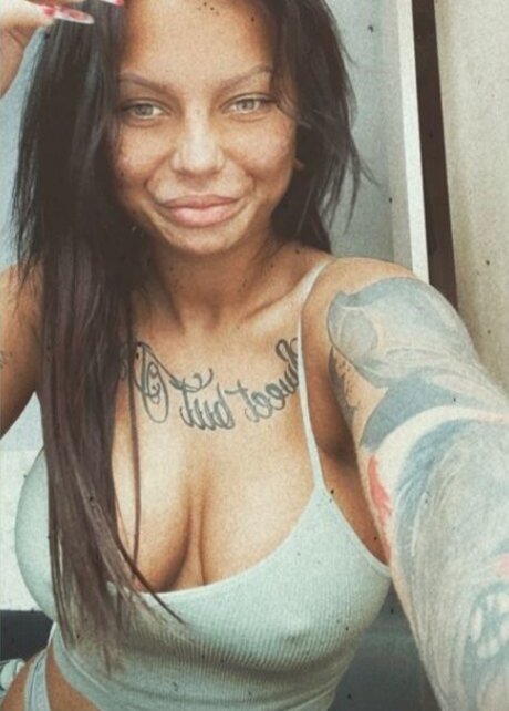 Hideg Vivi erotic star images