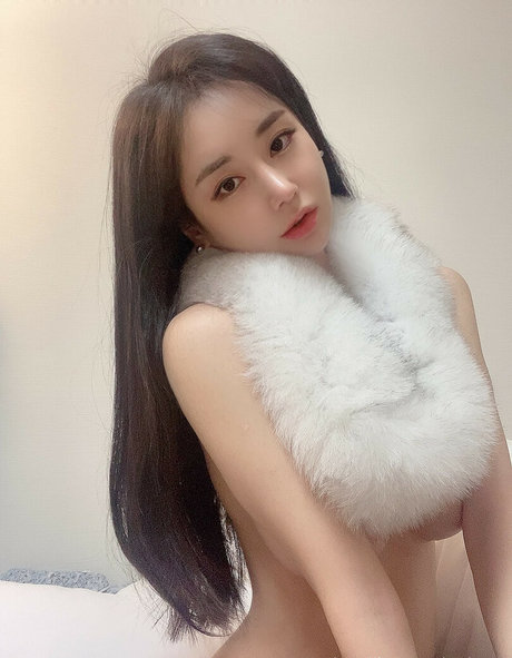 Candy Seul perfect model pictures