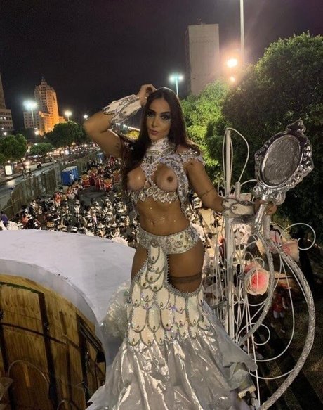 Emmanuelle Guimaraes modelo libre archivo