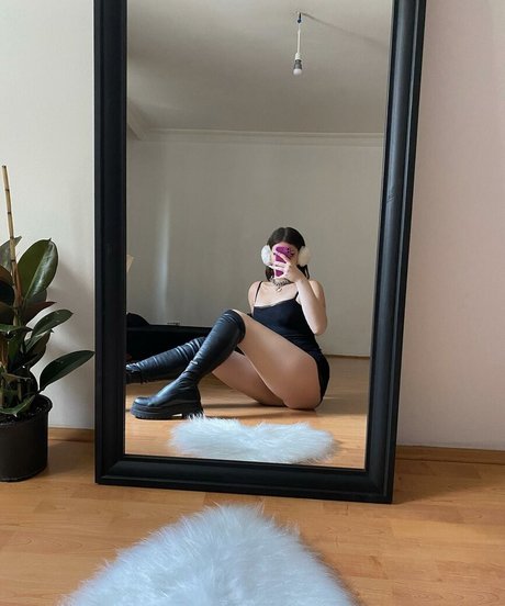 derin4y sexy pornstar photos