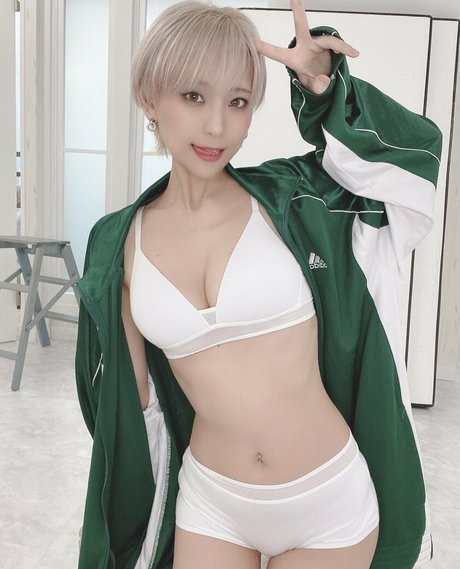 Tsunko haut modèle photo