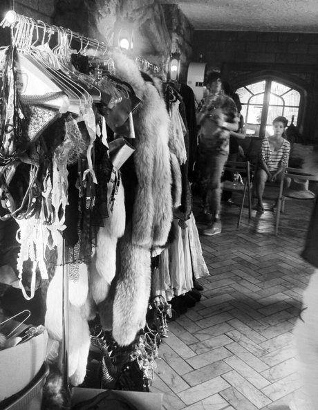 Roos Van Montfort modelo desnuda foto