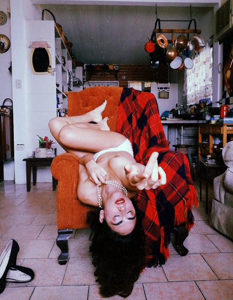 Maria Helena Ruiz haut modèle galeries