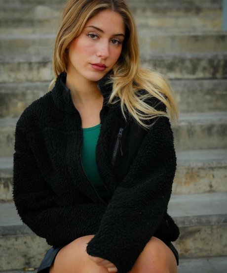 Mia Fortu modèle nu image