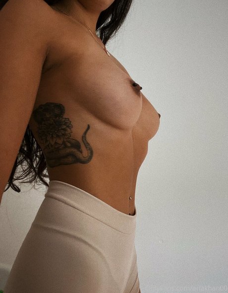 Ariakhan00 sexo modelo archivo