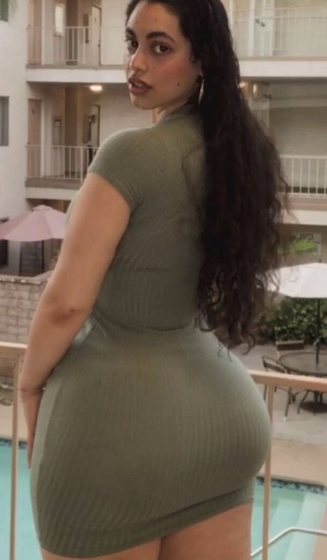 Razan Shihadeh hot actress pics