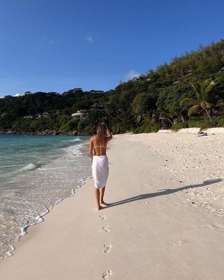 Viky Varga star du porno érotique galeries