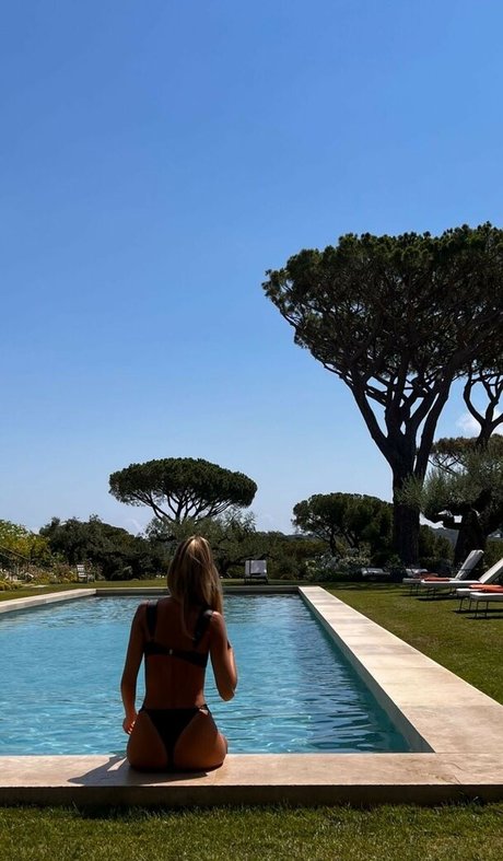 Viky Varga modelo hd galería