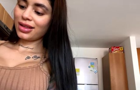 Lara Henao mannequin galeries