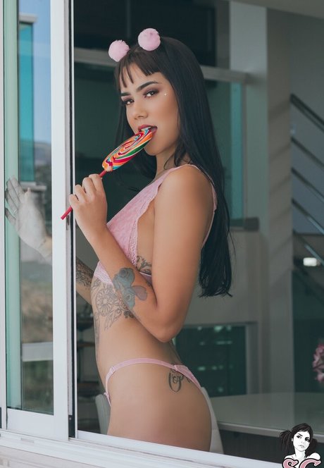 Lolla SG star naked archive