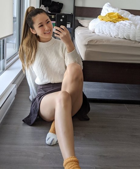 Trulyyoulee estrella desnuda galerías