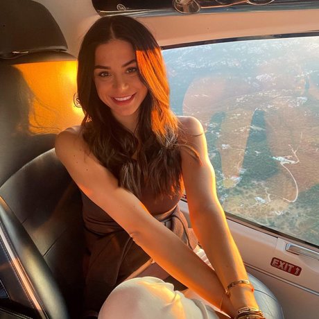 Sandra Dziwiszek actrice sexy photos